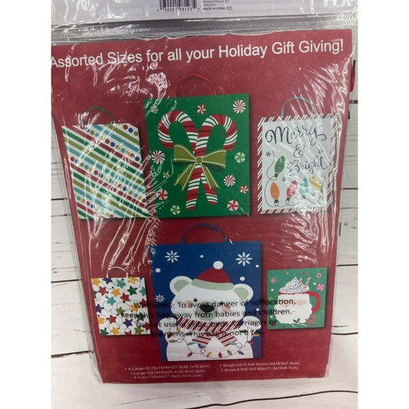 Holiday Style Christmas Value Pack Gift Bags, 6 Ct - Assorted - Picture 2 of 10